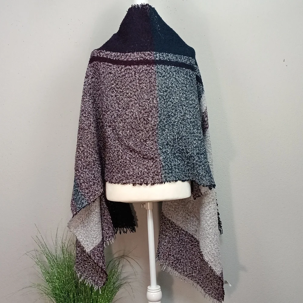 Womens Elegant Multicolor Plaid Textured Scarf